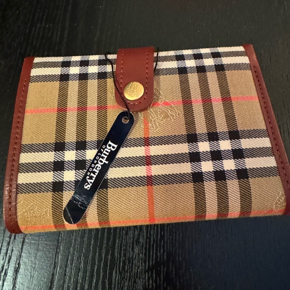 Sold* NWT Burberry Nova Check Agenda | Planner Cover | Authentic - Picture 3 of 8